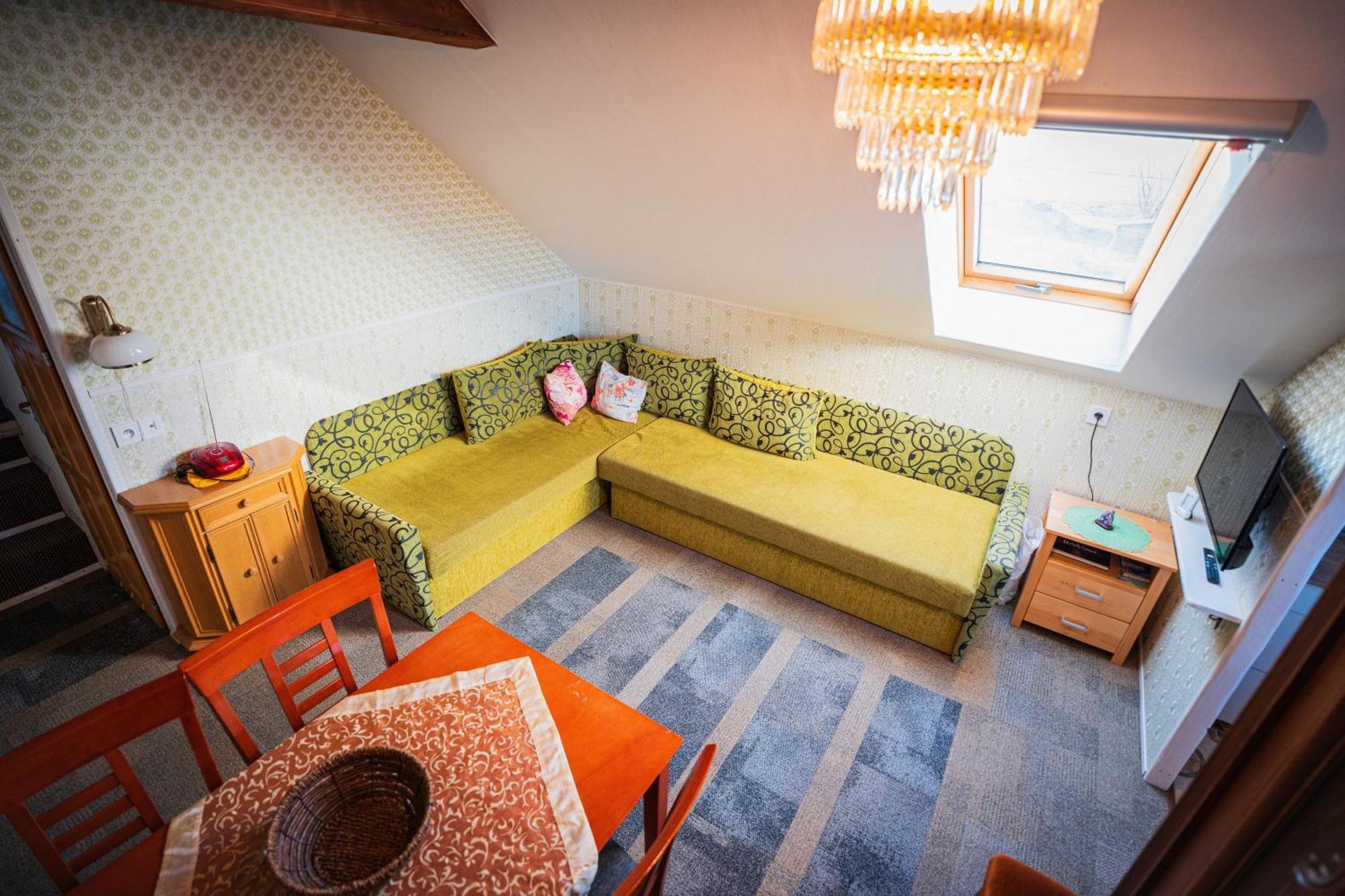 Ferienwohnung Farma Kozi Dvor Rohozna Brezno Exterior foto