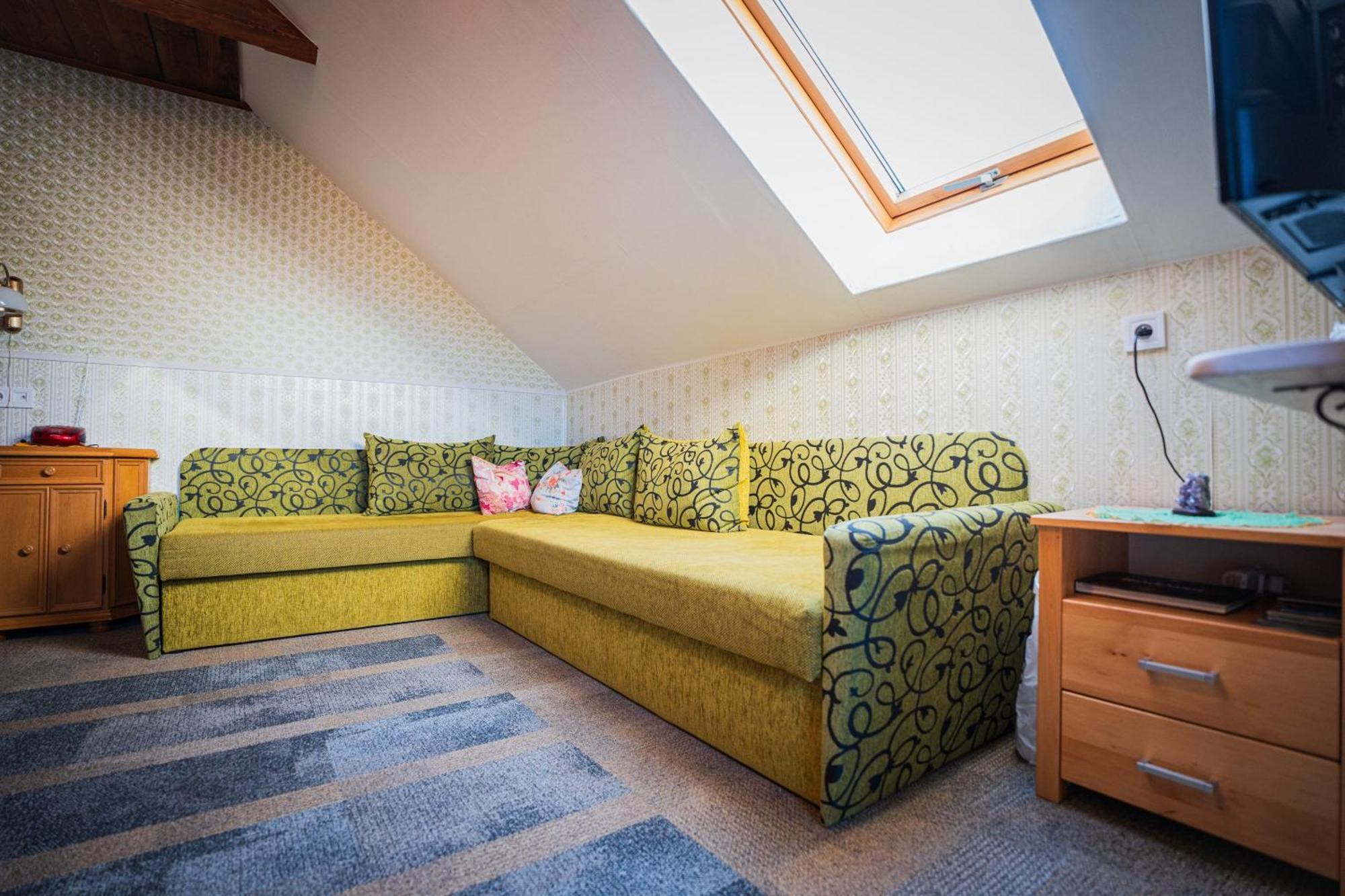 Ferienwohnung Farma Kozi Dvor Rohozna Brezno Exterior foto