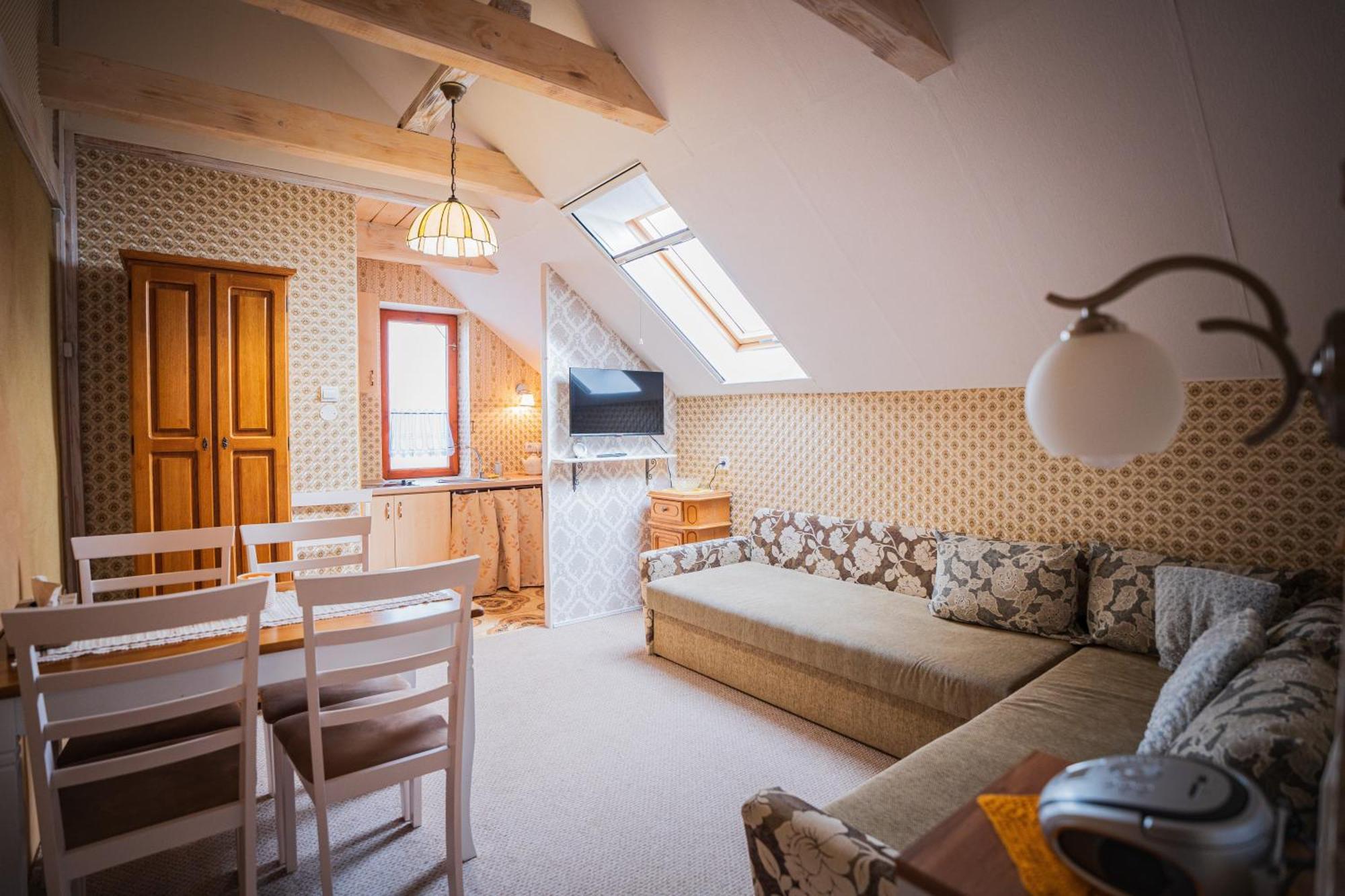 Ferienwohnung Farma Kozi Dvor Rohozna Brezno Exterior foto